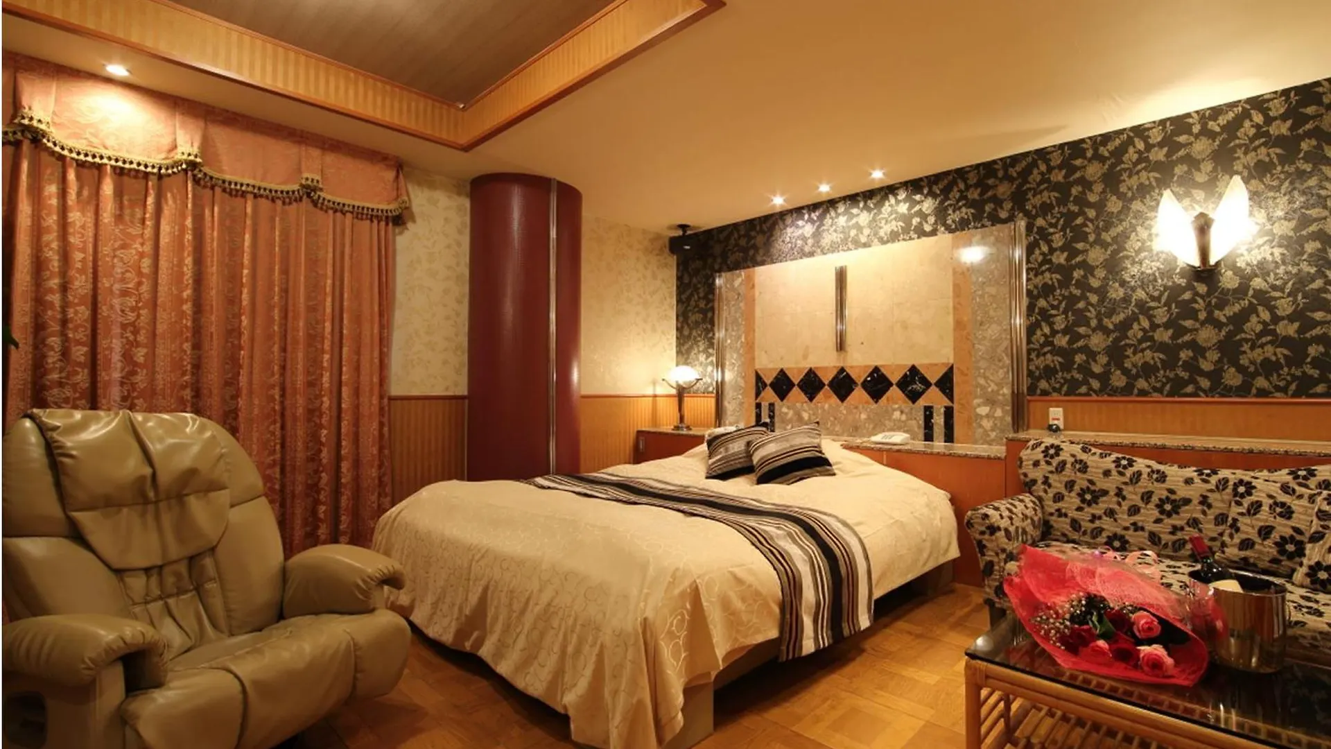 Hotel La Siesta (Adults Only) كيوتو بيت الحب